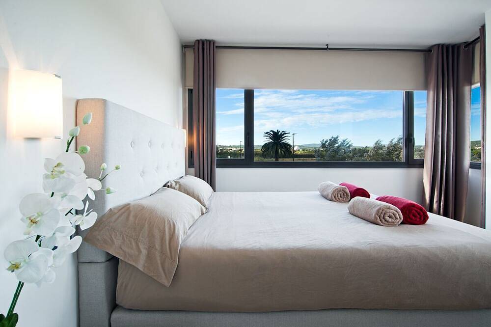 Ganze Wohnung, Schöne 2 Schlafzimmerwohnung In Marina Botafoch in Talamanca, Ibiza Stadt