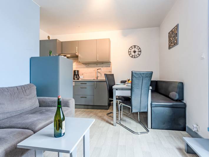 Gîte pour 4 personnes, avec balcon à Merville-Franceville-Plage - 2