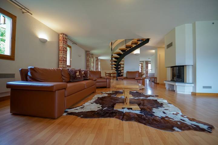 Gîte pour 10 personnes, avec balcon, animaux acceptés à Giez