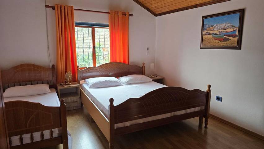 Location de vacances pour 7 personnes, avec jardin dans Lezhë - 4