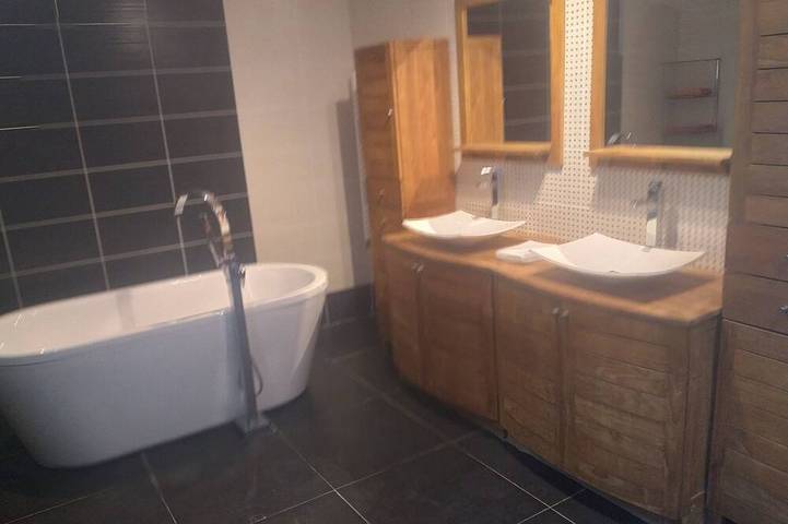 Location de vacances pour 50 personnes, avec piscine et jardin ainsi que sauna et jacuzzi dans Golf de Servanes - 4