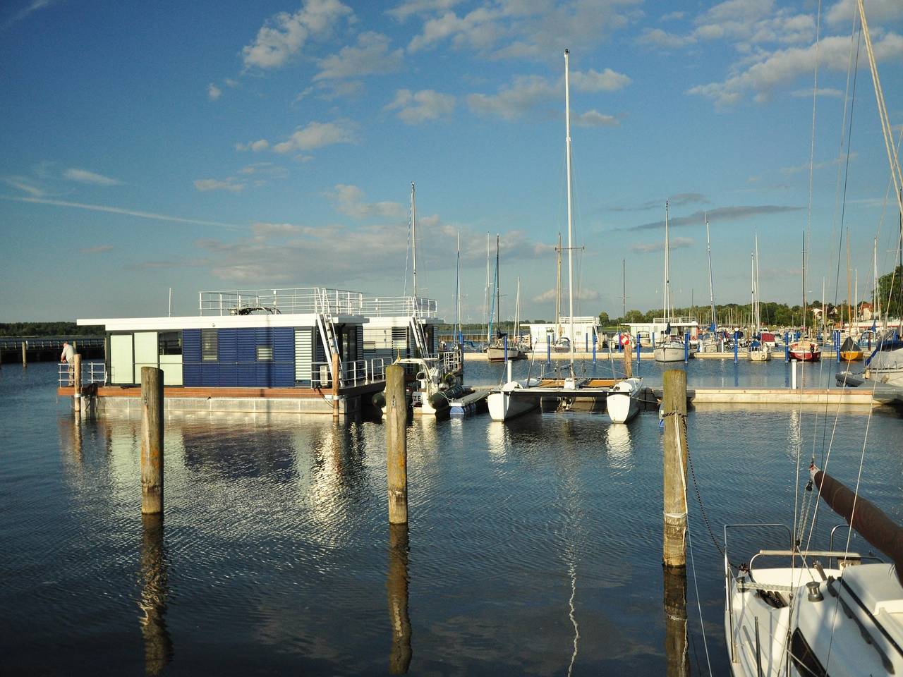 Hausboot Charlotte im Hafen in Ribnitz-Damgarten in Ribnitz, Ribnitz-Damgarten