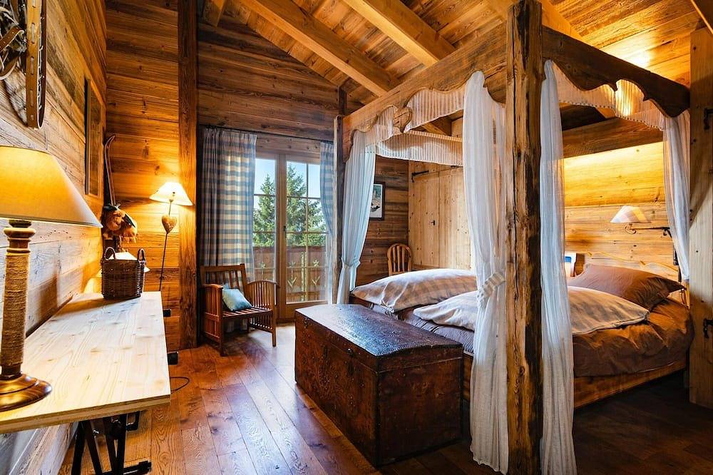 Prestigious chalet at the start of all hikes and access to Crans Montana in St-Maurice-de-Laques, Mollens