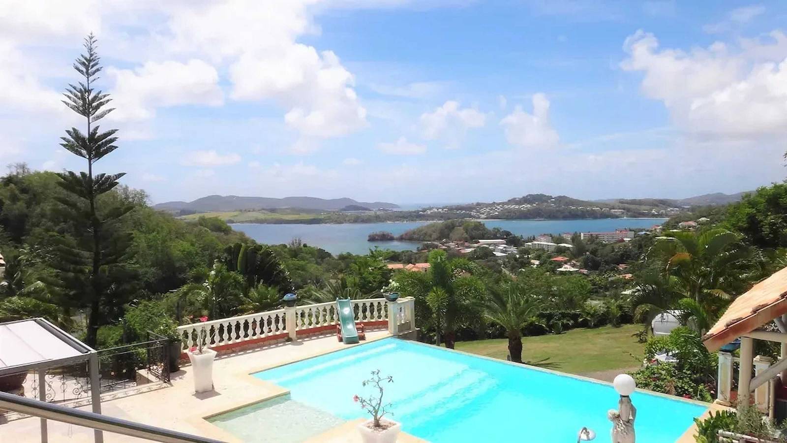 Maison cocooning à La Trinité – Piscine commune in La Trinité, Martinique