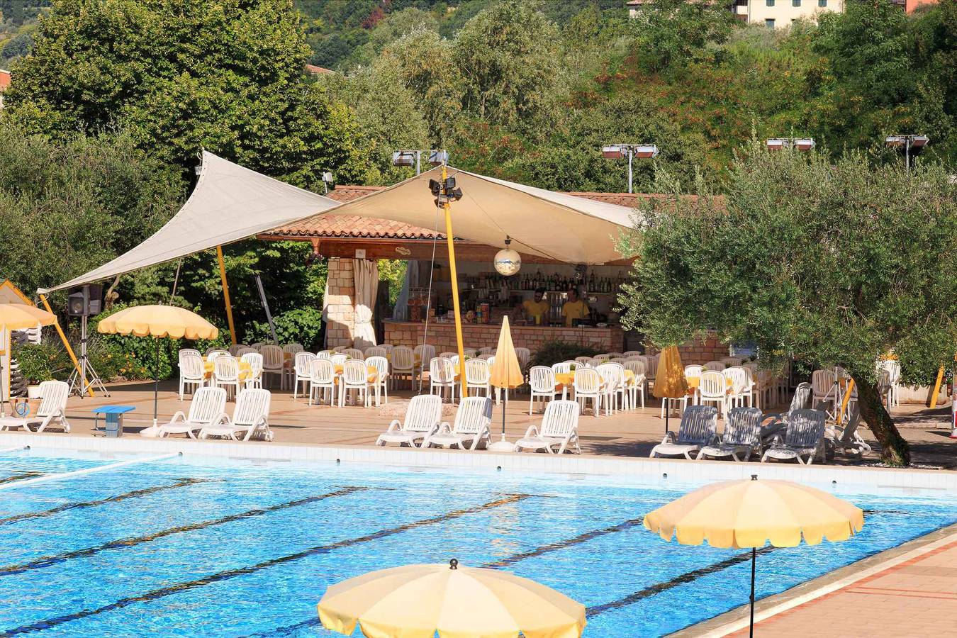 Appartamento intero, Appartamento con aria condizionata e piscina  in Garda, Prealpi Gardesane