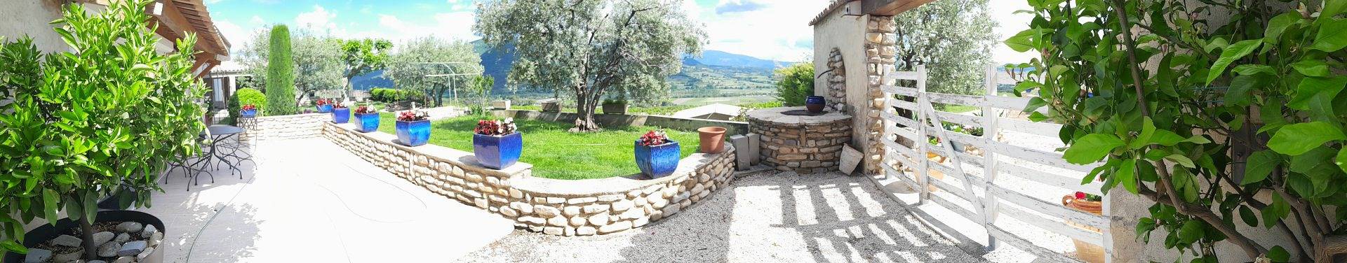 Appartement entier, Gîte Le Camilia en Drôme provençale, au milieu des vignes in Nyons, Région de nyons