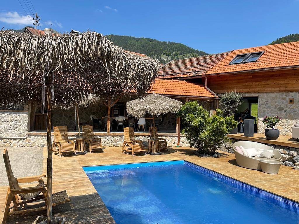 Ferienhaus "Alpen Lounge Bayrischzell" mit Bergblick, privatem Pool und Wlan in Sudelfeld, Bayrischzell