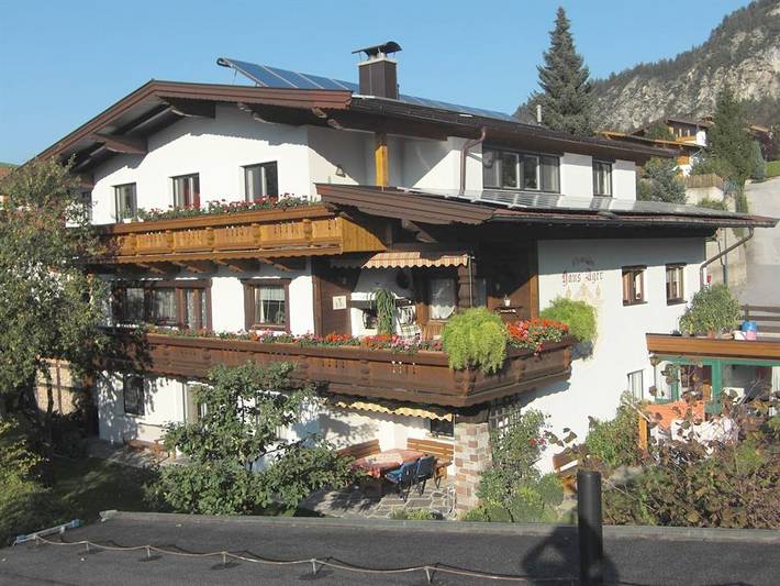 Ferienwohnung für 7 Personen, mit Terrasse und Garten sowie Seeblick und Ausblick in Thiersee