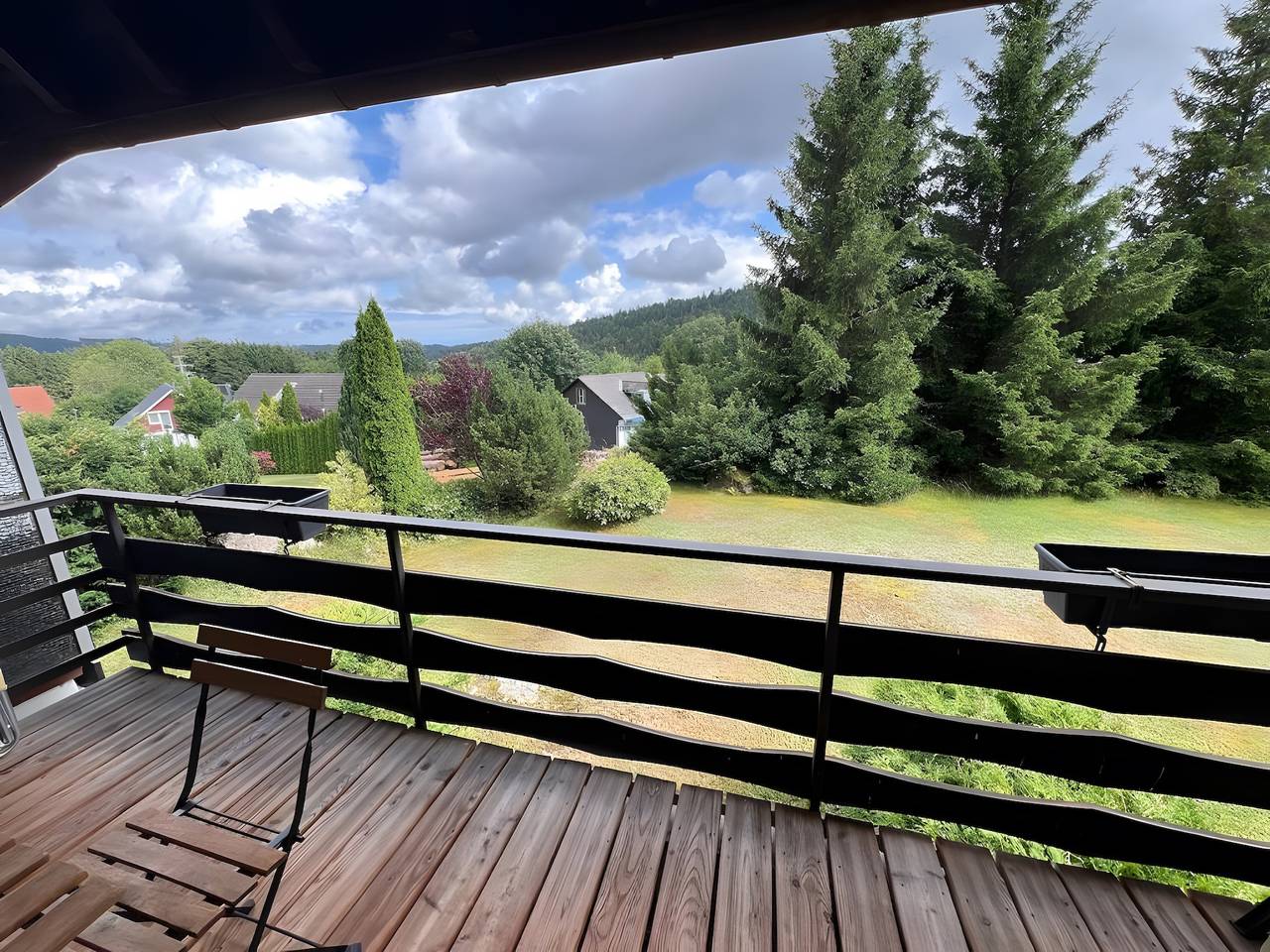 Apartamento inteiro, Apartamento que aceita cães com piscina partilhada, jardim comum e varanda in Hausern, Floresta Negra do Sul