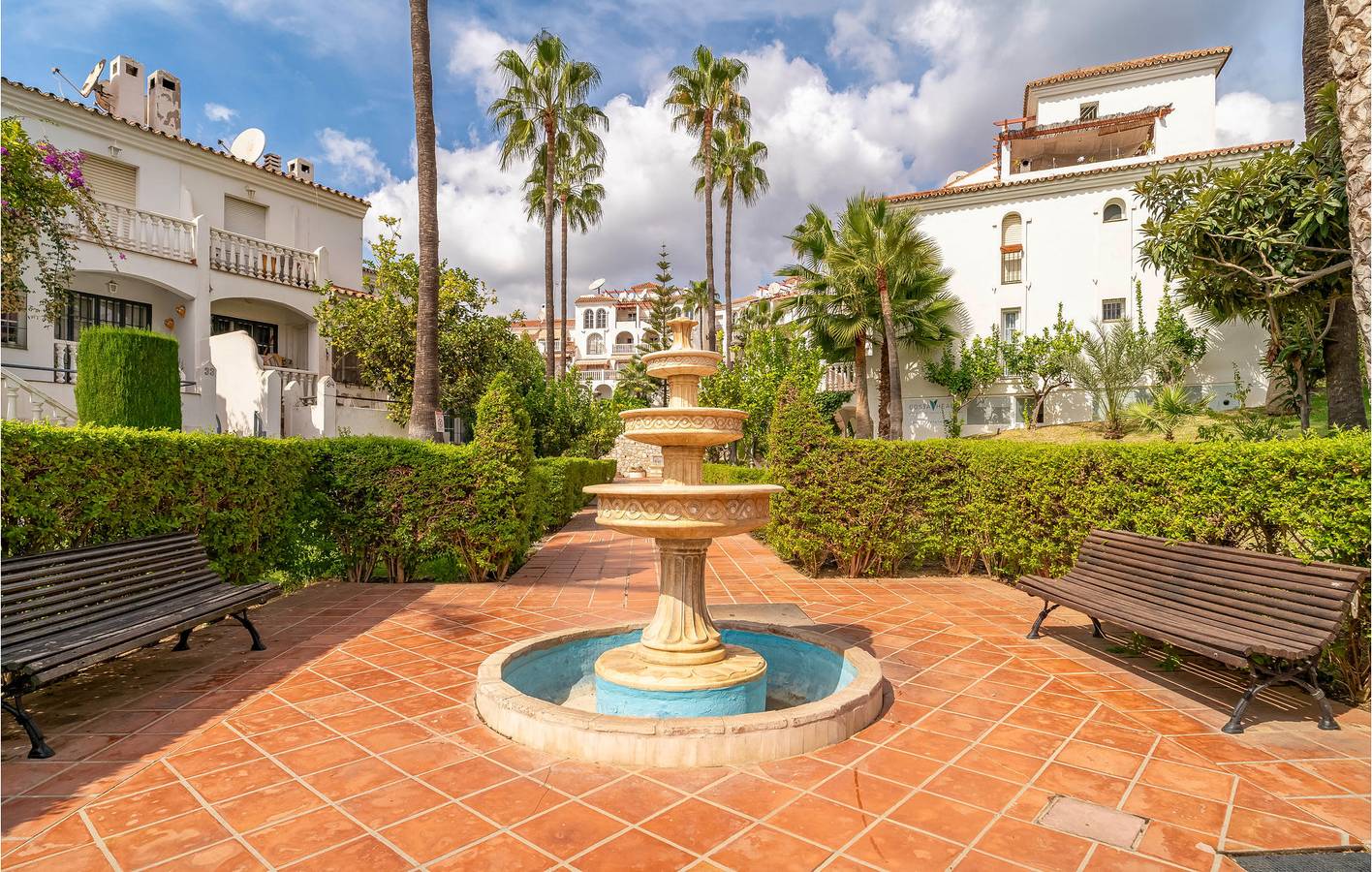 Appartement de vacances entier, Appartement vue mer avec terrasse et piscine extérieure in Riviera del Sol, Mijas
