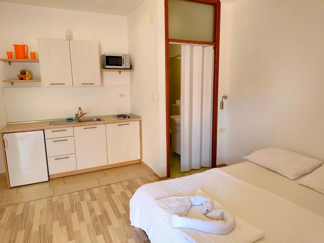 Ganze Wohnung, Studio Apartment mit überdachte Terrasse in Primošten, Šibenik-Knin