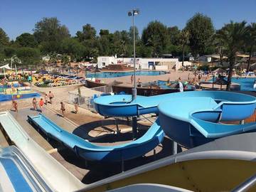 Camping pour 4 personnes, avec piscine ainsi que jardin et vue à Saint-Cyprien