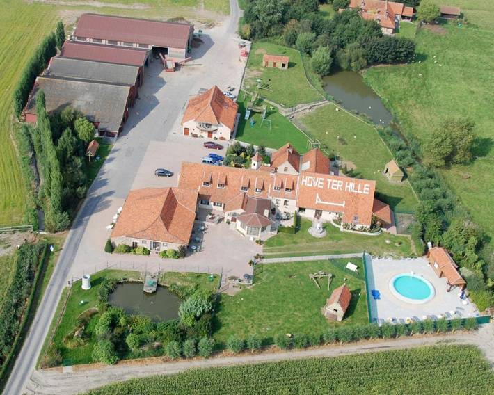 Maison d’hôte pour 45 personnes, avec Terrasse ainsi que Jardin et Piscine à Jabbeke