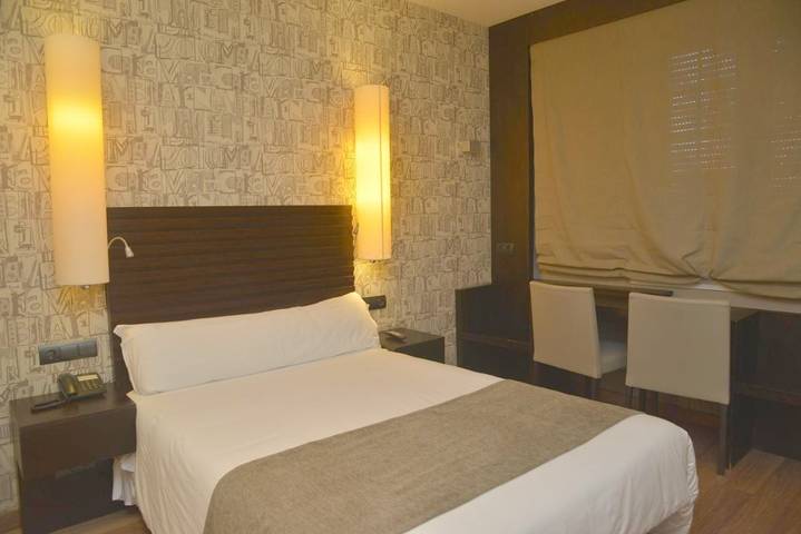 Hôtel pour 2 personnes, avec piscine et jardin à Brión - 3