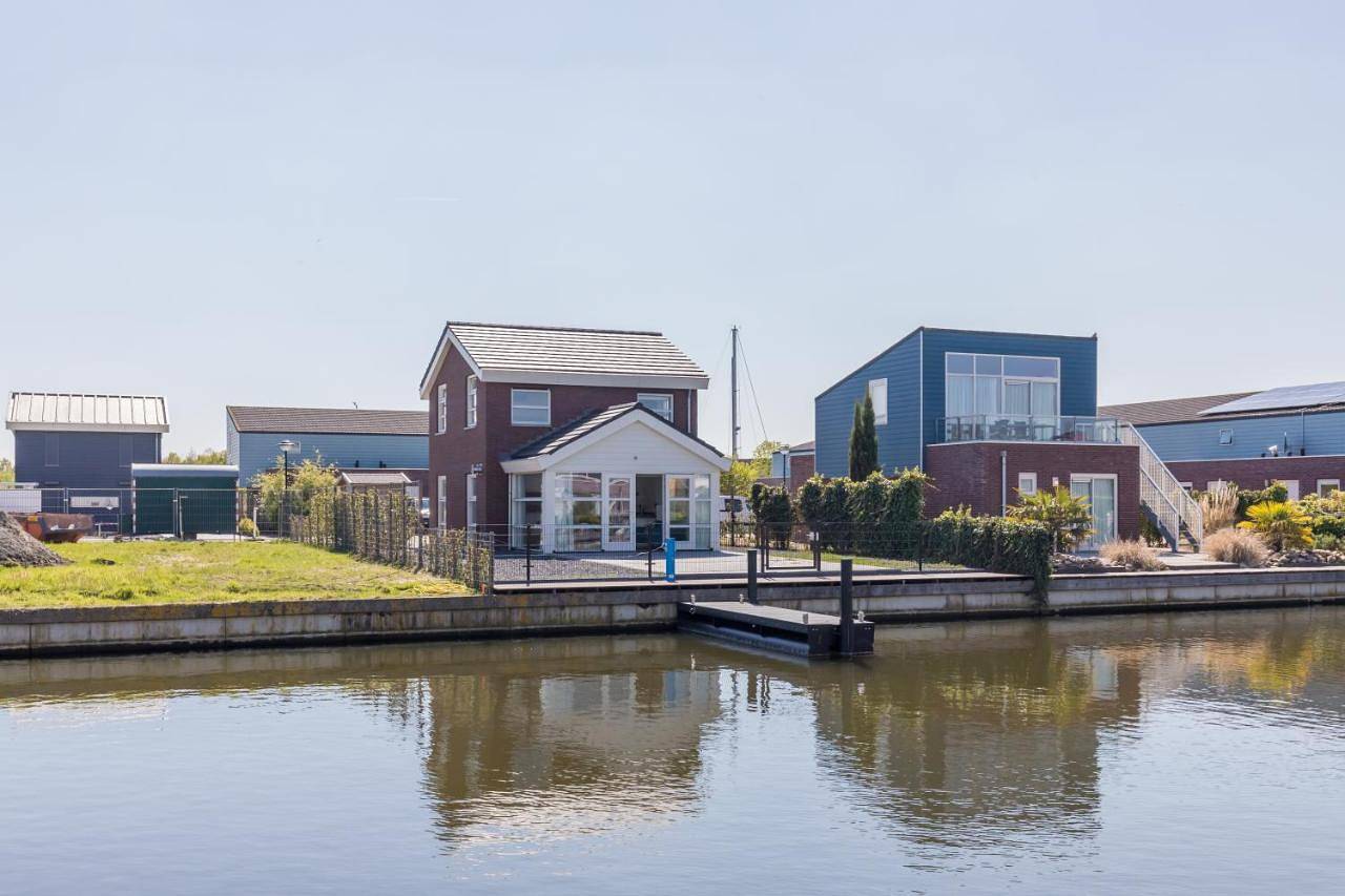Holiday Home (12 Adults) in Oude-Tonge, Goeree-Overflakkee