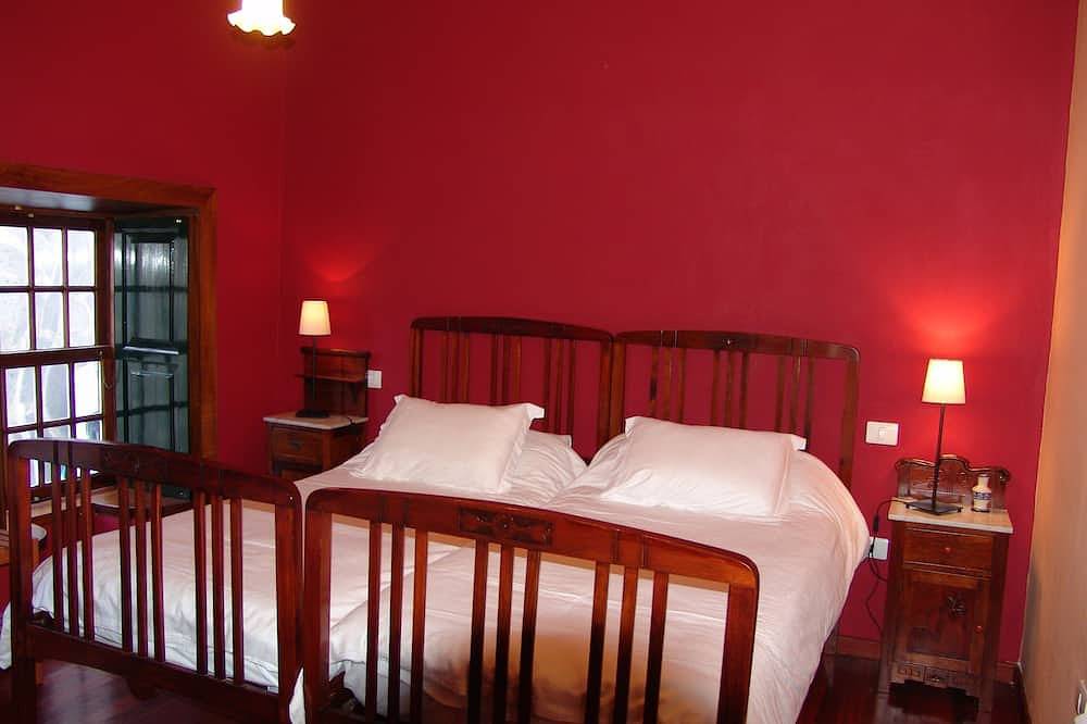 Oferta  Mayo y Junio Casa  Rural con piscina privada,  vistas al mar y la monta in Villa de Mazo, La Palma Sur