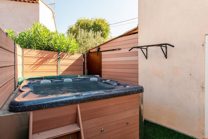 Villa pour 6 personnes, avec Jacuzzi