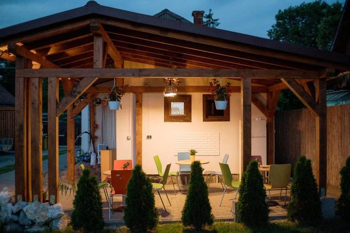 Location de vacances pour 4 personnes, avec vue et jardin ainsi que piscine et balcon dans Mureș - 2