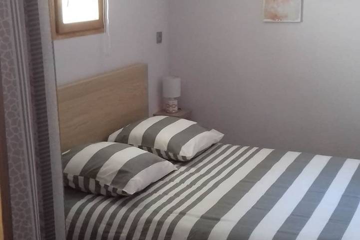 Gîte pour 2 personnes, avec piscine et jacuzzi ainsi que jardin et terrasse à Bourdic - 2
