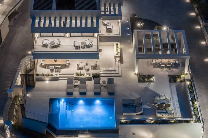 Villa für 8 Personen, mit Balkon - 1