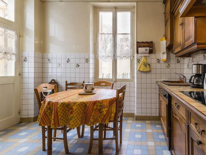 Charming standalone cottage near Tanlay Castle in Tanlay, Avallon region