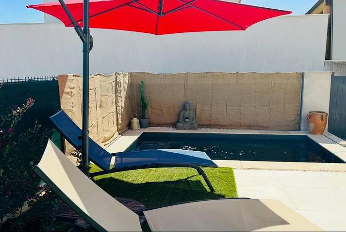 Appartement de vacances pour 4 personnes, avec piscine et jardin, animaux acceptés