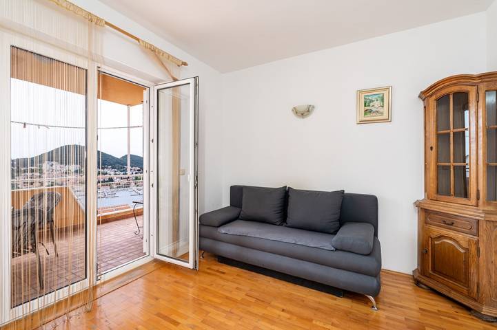 Ferienwohnung für 3 Personen, mit Balkon und Meerblick in Grad Dubrovnik - 2