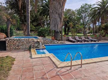 Gîte pour 4 personnes, avec jardin et piscine ainsi que jacuzzi et terrasse à Perpignan