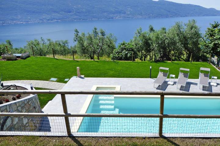 Appartamento intero, Appartamento a Tignale con vista sul Garda in Oldesio, Tignale