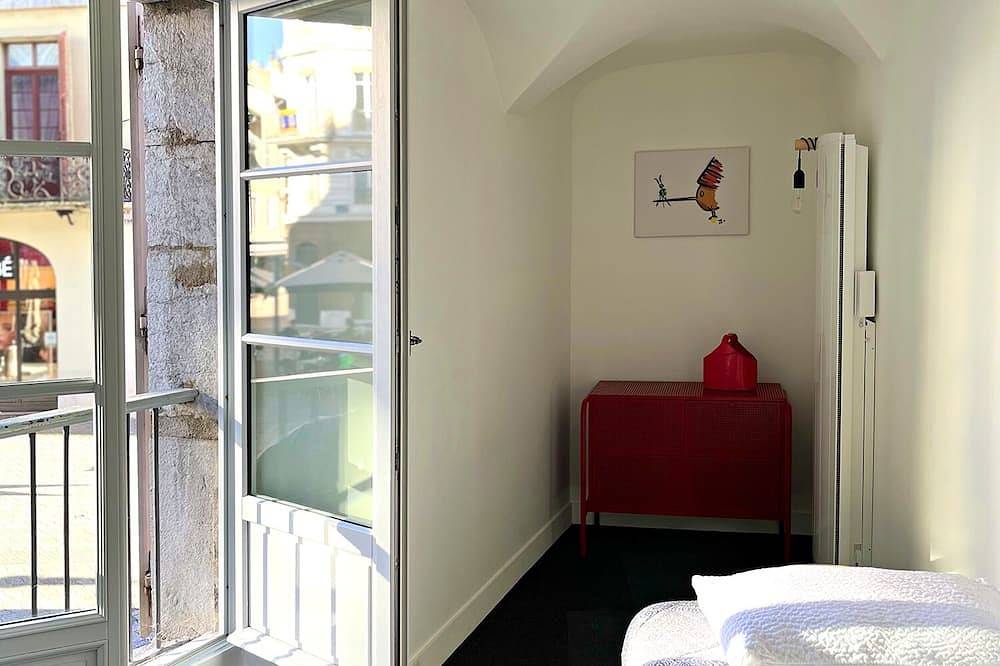 Apartamento entero, \"Unique Accommodation: Exceptional Place in the Heart of the City Center.\" in Chambéry, Chambéry region