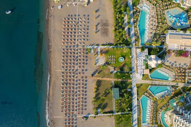 Hôtel pour 2 personnes, avec bassin pour enfant et piscine ainsi que vue et jardin, animaux acceptés