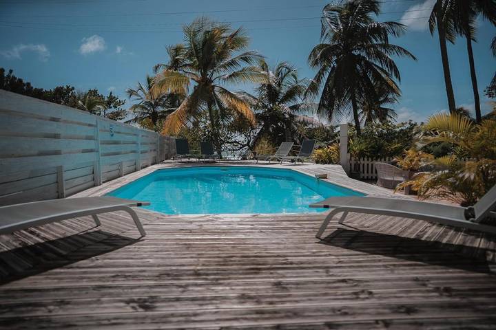 Hôtel pour 3 personnes, avec piscine ainsi que jardin et vue, animaux acceptés