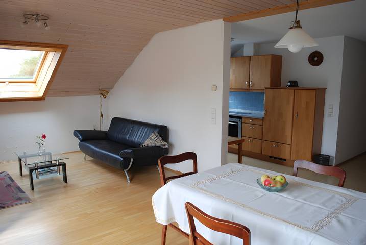 Appartement entier, Appartement 'Mit Pool' avec piscine partagée, jardin partagé et Wi-Fi in Straubenhardt, Forêt Noire du Nord