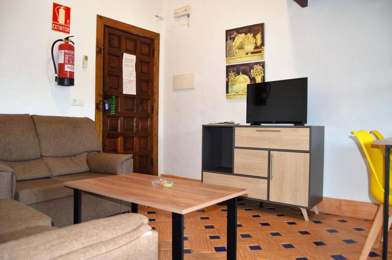 Apartamentos Turísticos - Hostal Los Alisos in Cáceres, Provincia de Cáceres