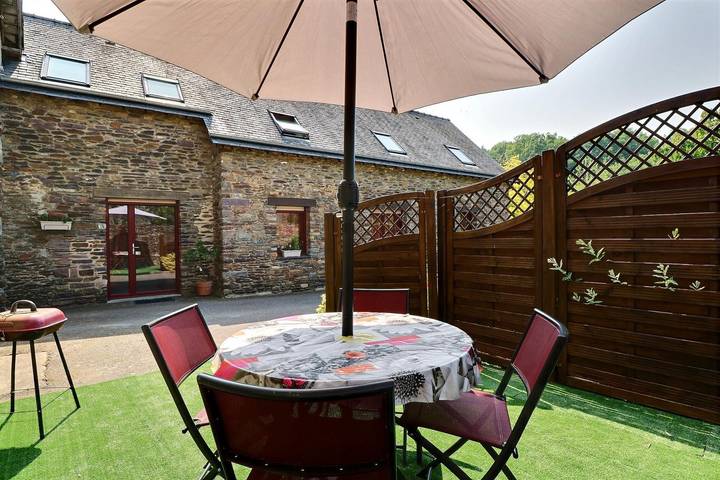 Gîte pour 2 personnes, avec terrasse à Lohéac