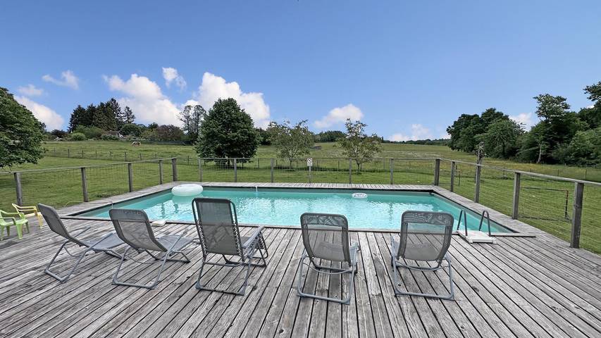 Gîte pour 15 personnes, avec piscine ainsi que terrasse et jardin, animaux acceptés à Saint-Yrieix-la-Perche - 2