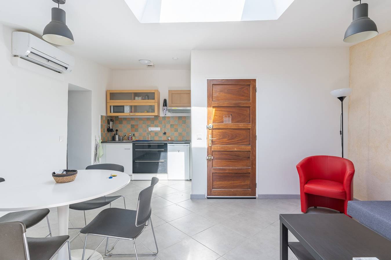 Appartement entier, Vaste appart de 45 m2 climatisé - 3 pièces dont alcôve - n4 in Charleval, Région d'Aix-en-Provence