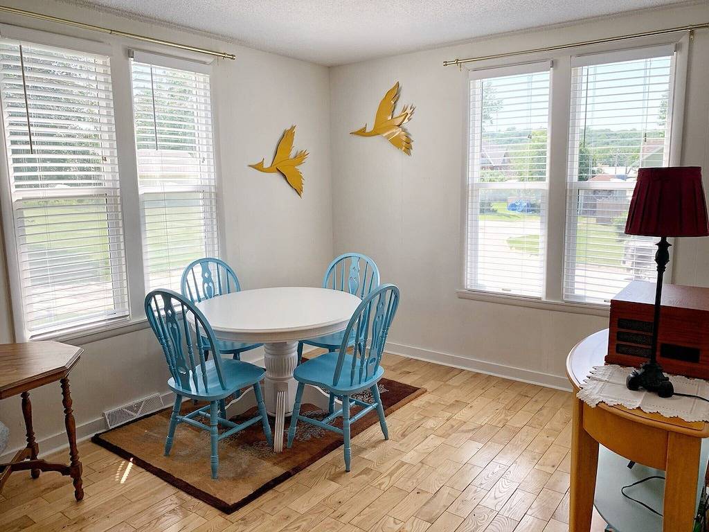 Tusen Takk (ehemals Red Bird House) in Decorah, Winneshiek County