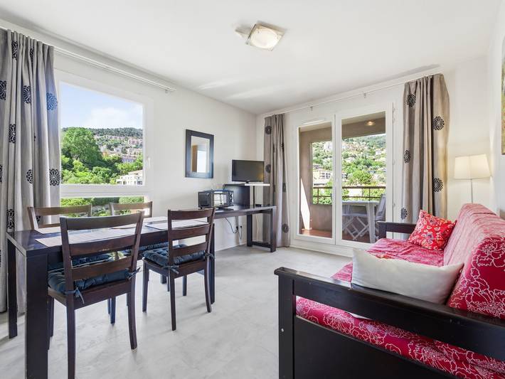 Ferielejlighed for 4 personer, med pool og terrasse - 1