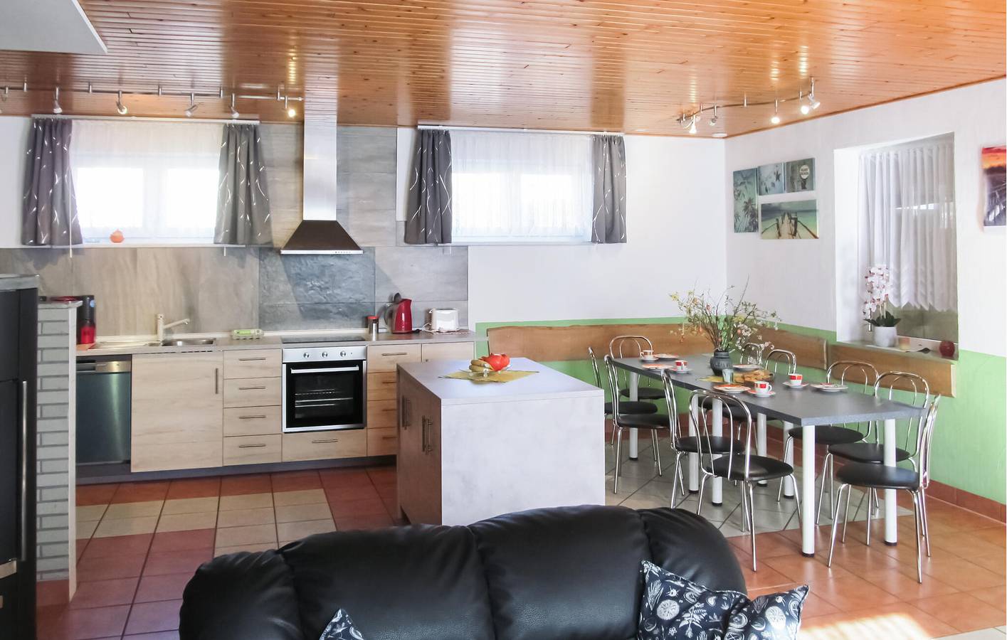 Appartement am Strand mit Terrasse und Parkplatz in Priborn, Müritz
