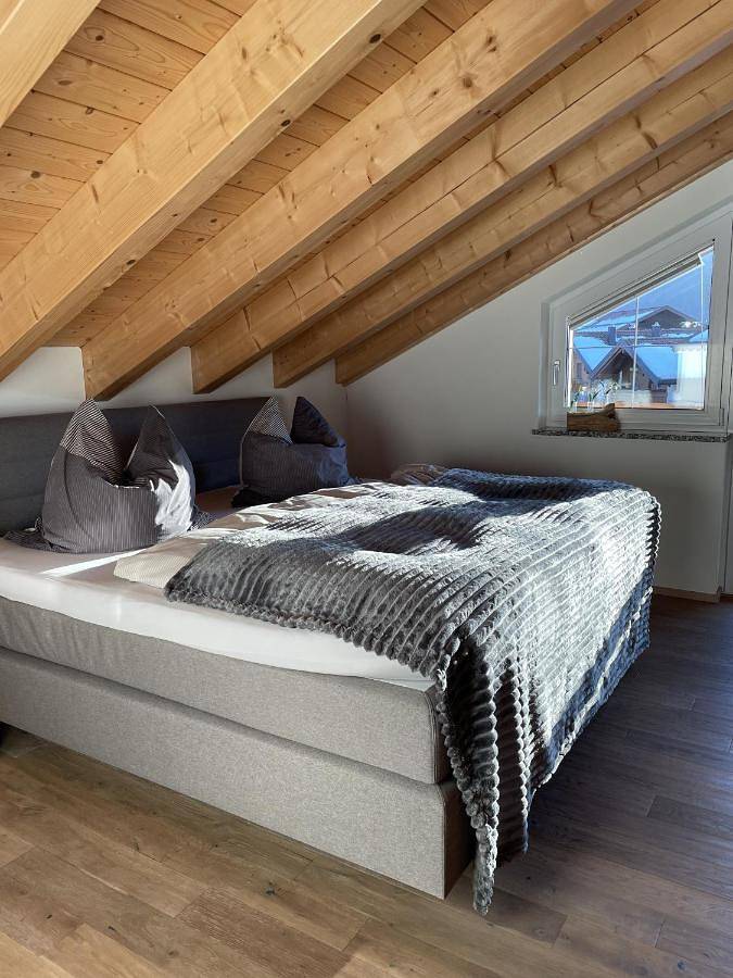 Ferienhaus für 6 Personen, mit Garten und Sauna sowie Terrasse und Whirlpool in Oberstdorf - 2