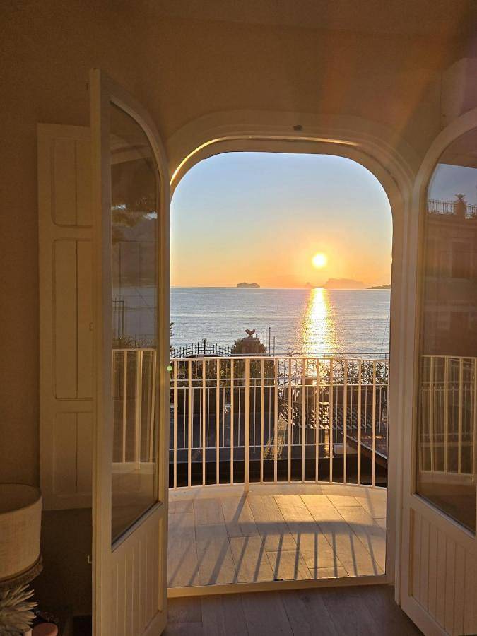 Casa vacanza per 5 persone, con piscina e terrazza nonché panorama a Palermo
