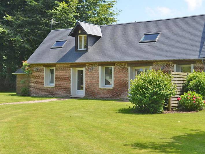 Gîte pour 6 personnes, avec terrasse et jardin