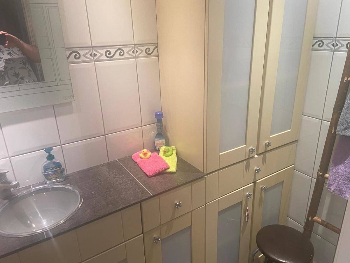 Standard Double Room with Shared Bathroom in Overpelt, Limbourg (Belgique)