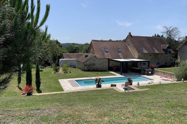 Gîte pour 10 personnes à La Roche-l'Abeille