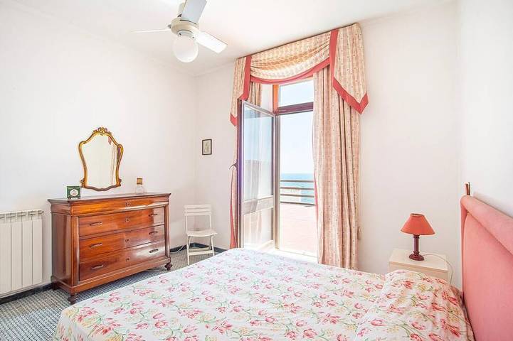 Gorgeous villa with direct descent to the sea in Santa Marinella, Rom Provinz