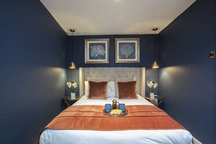 Prestige-Maison-Salle de bain privée-Vue sur Rue in Cheltenham, Gloucestershire