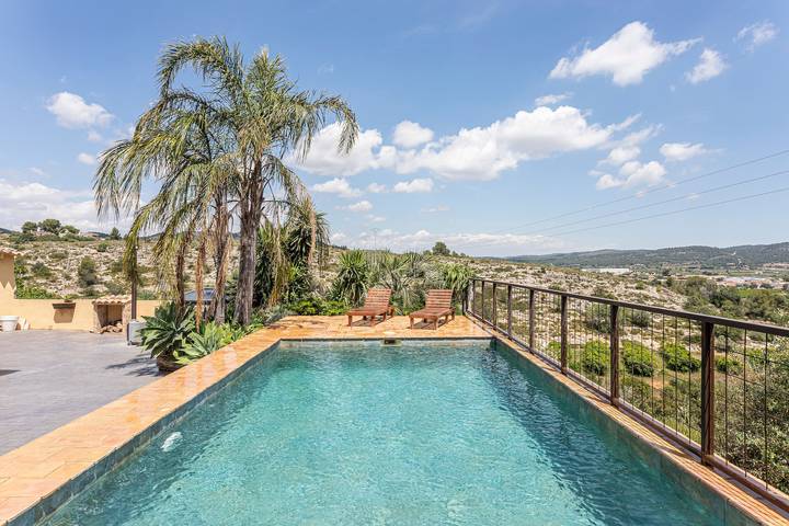 Casa rural para 8 personas, con jardín y balcón en Provincia de Valencia