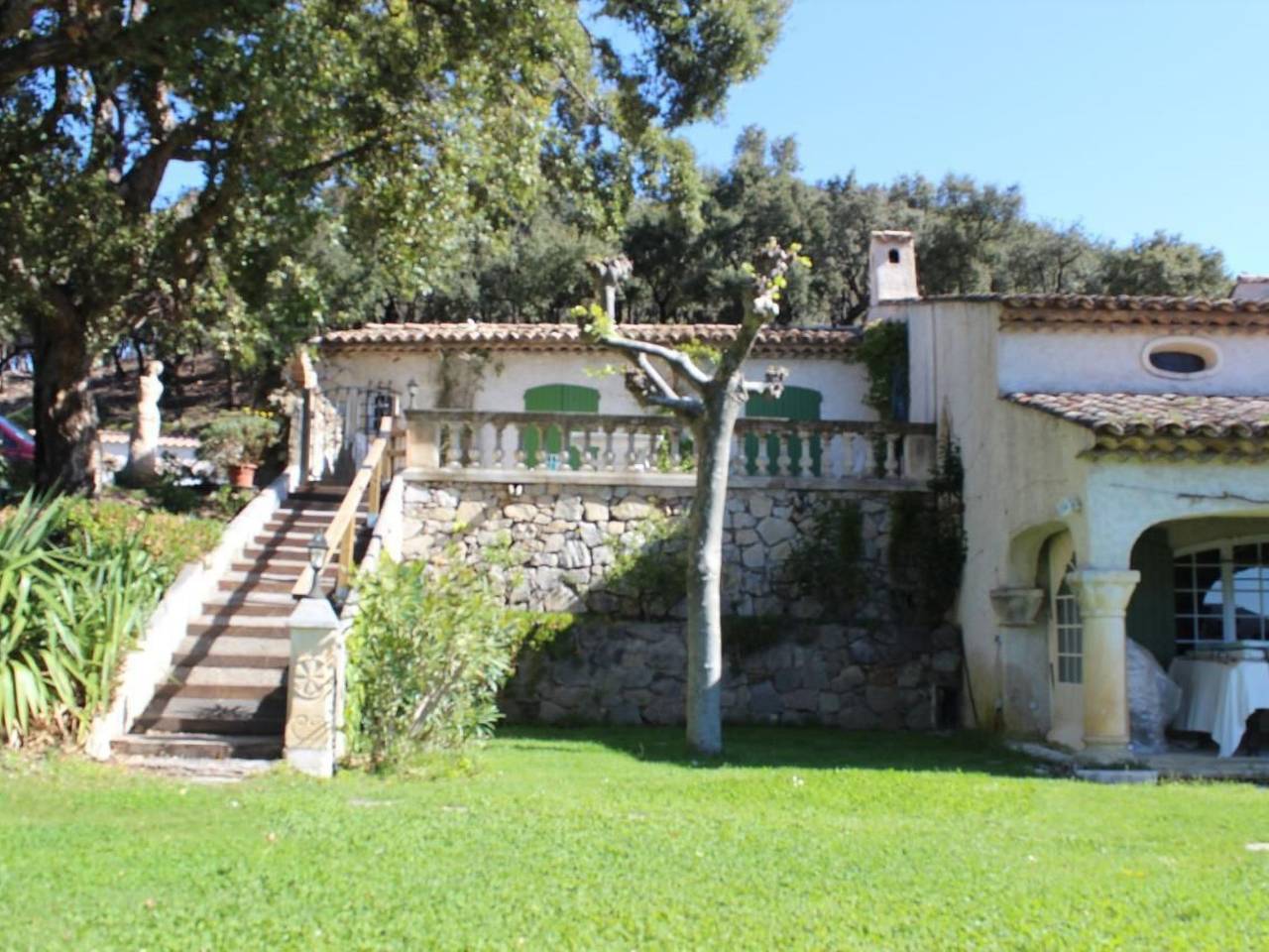 1.5 Zimmerhaus in Sainte-Maxime, Mittelmeerküste (Frankreich)