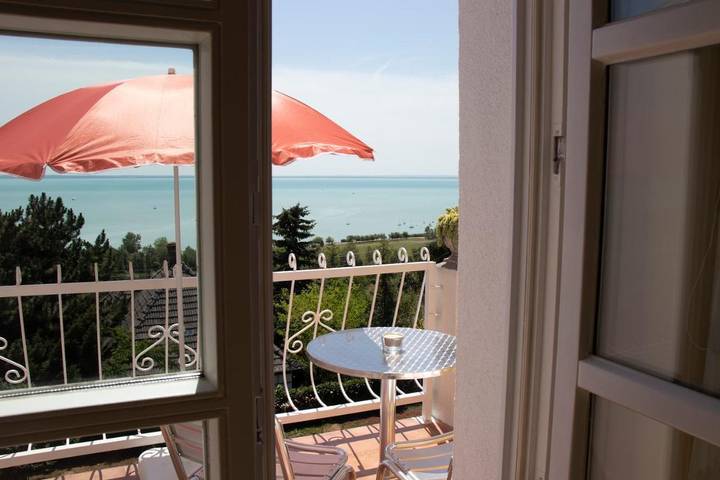 Ferienwohnung für 3 Personen, mit Balkon und Terrasse sowie Garten und Seeblick in Balatonalmadi - 3